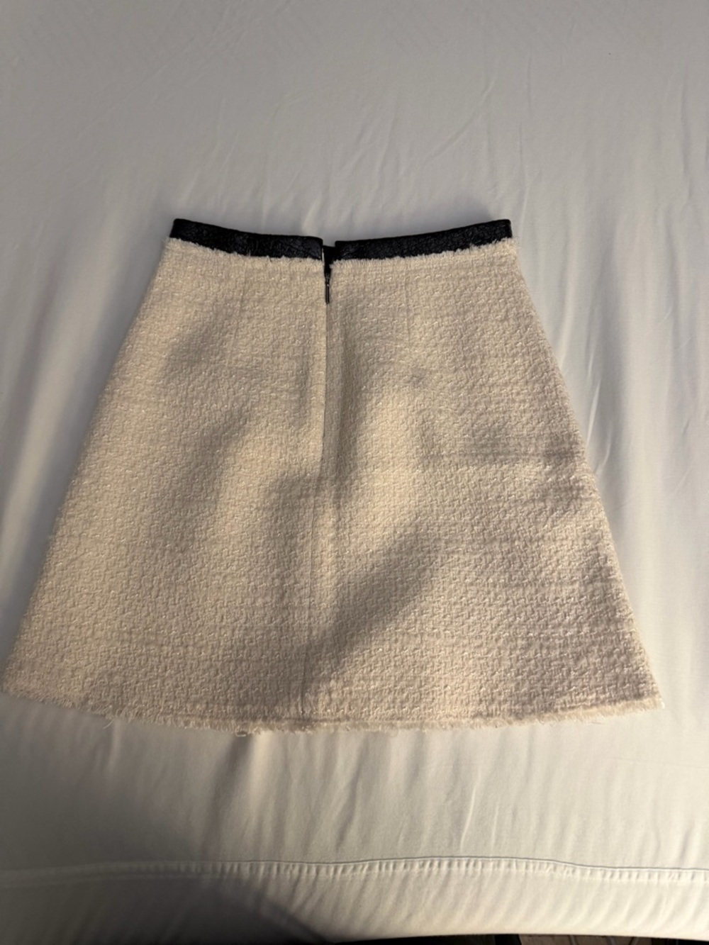 Rebecca Taylor Cream Bouclé Tweed Mini Skirt with Black Leather Trim (122) - Picture 8 of 8